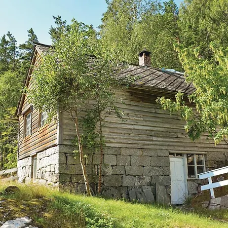 1 Bedroom Cozy In Vallavik *