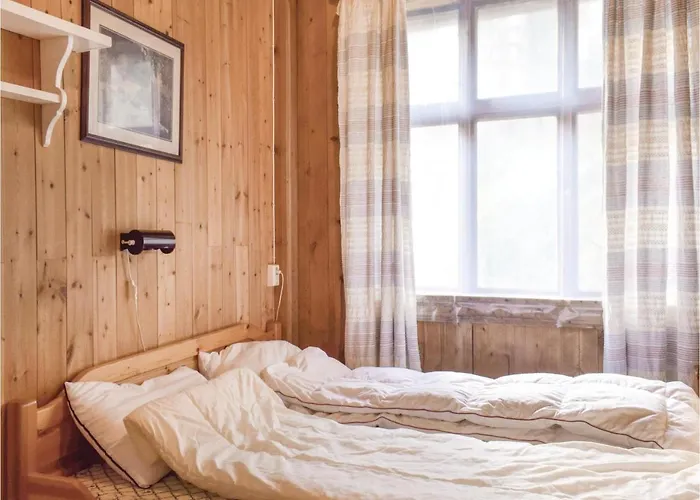 Vakantiehuis 1 Bedroom Cozy In Vallavik
